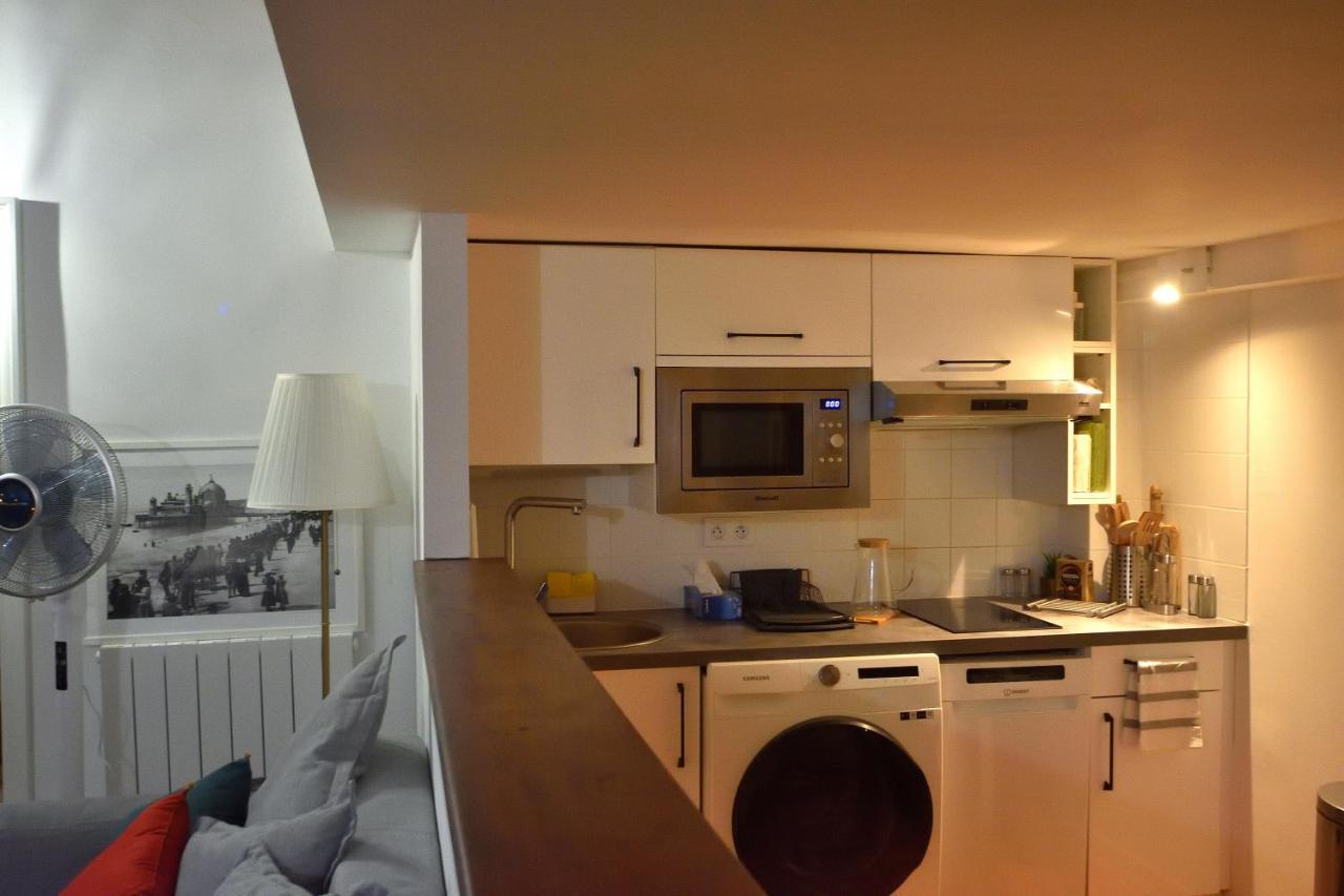 Apartment 33 On The Old Historic Senate Square Ница Екстериор снимка