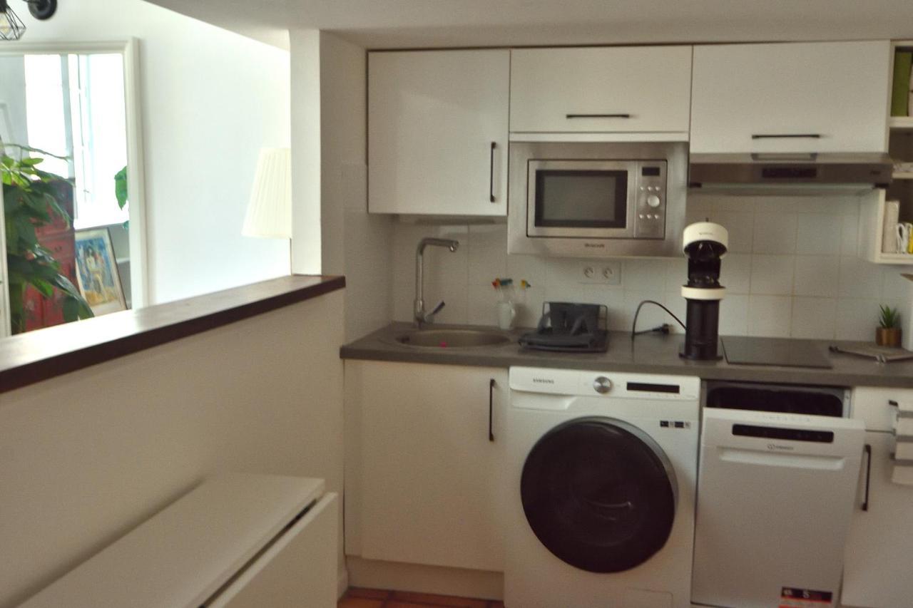 Apartment 33 On The Old Historic Senate Square Ница Екстериор снимка