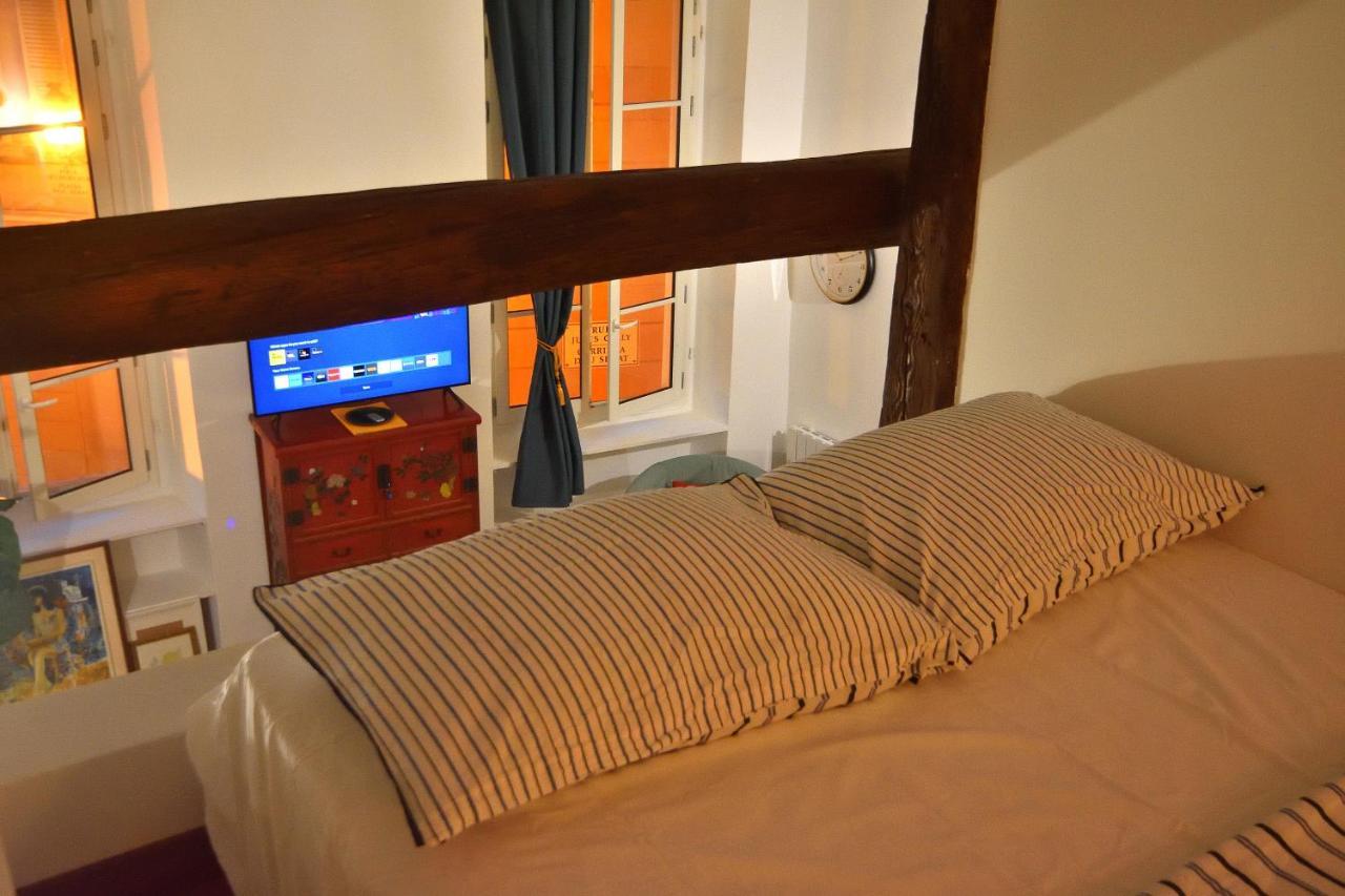 Apartment 33 On The Old Historic Senate Square Ница Екстериор снимка