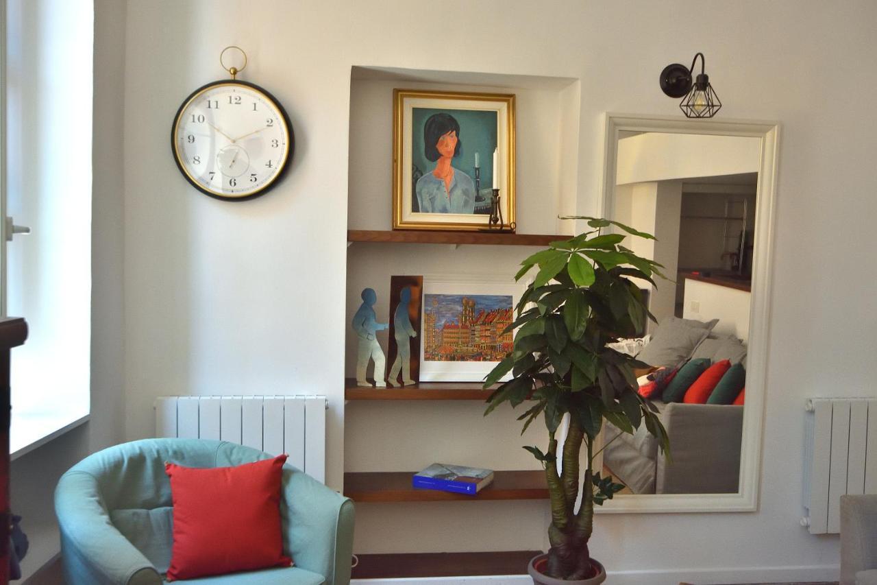 Apartment 33 On The Old Historic Senate Square Ница Екстериор снимка