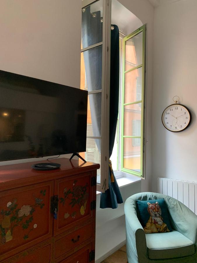 Apartment 33 On The Old Historic Senate Square Ница Екстериор снимка