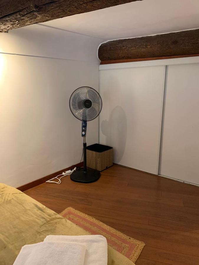 Apartment 33 On The Old Historic Senate Square Ница Екстериор снимка