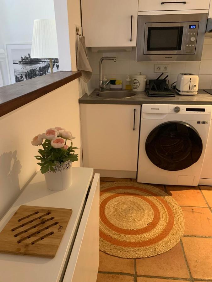 Apartment 33 On The Old Historic Senate Square Ница Екстериор снимка