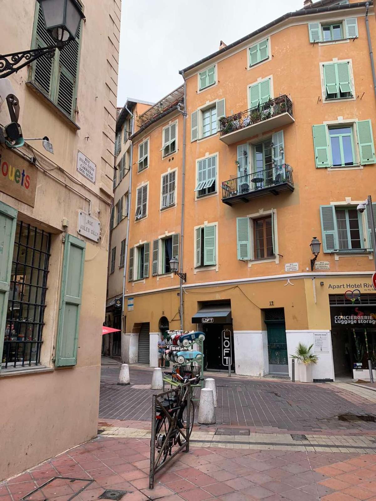 Apartment 33 On The Old Historic Senate Square Ница Екстериор снимка