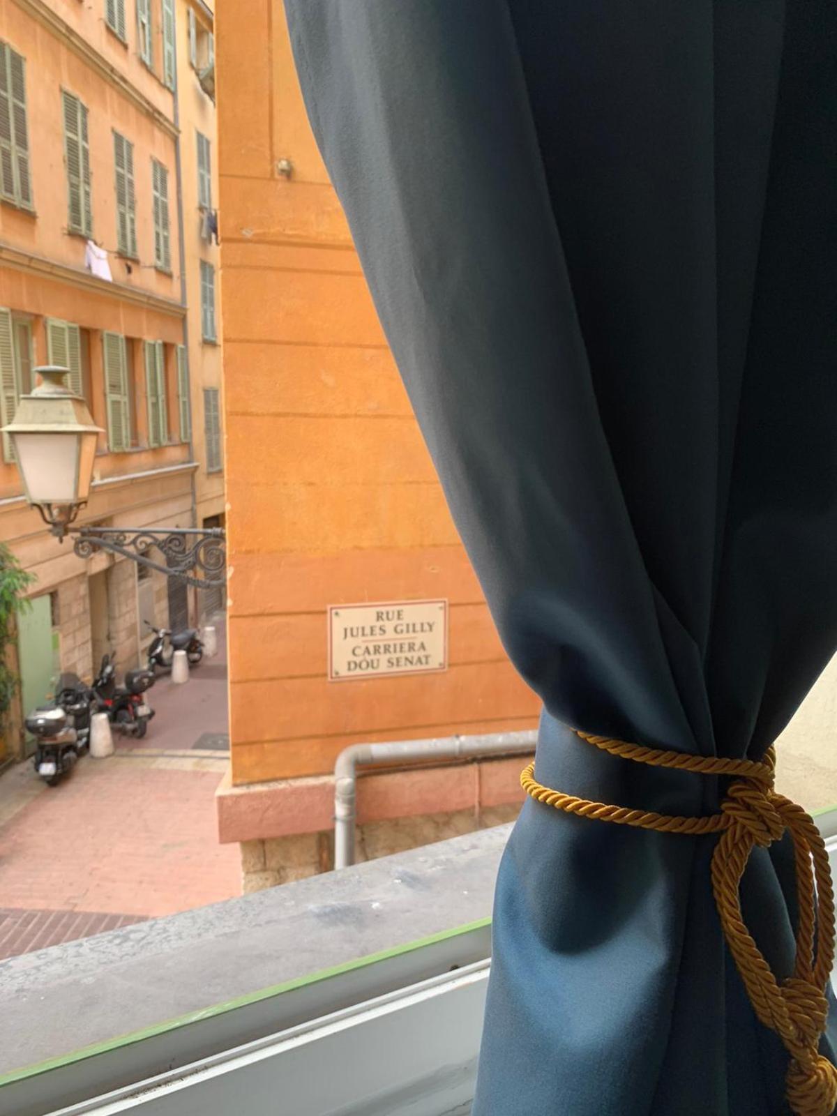 Apartment 33 On The Old Historic Senate Square Ница Екстериор снимка